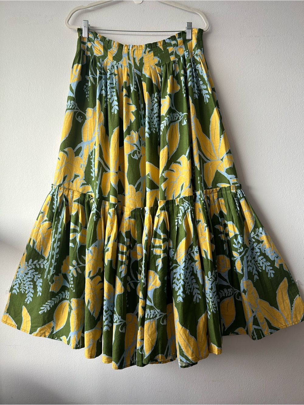 NWOT FARM Rio Linen blend Tiered Skirt in Leaf green